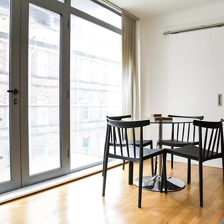 Serviced Apartment In Liverpool City Centre - Free Parking - Balcony - By Happy Days Eksteriør billede