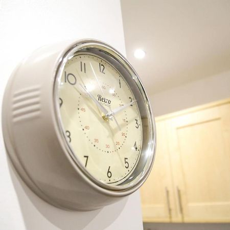 Serviced Apartment In Liverpool City Centre - Free Parking - Balcony - By Happy Days Eksteriør billede