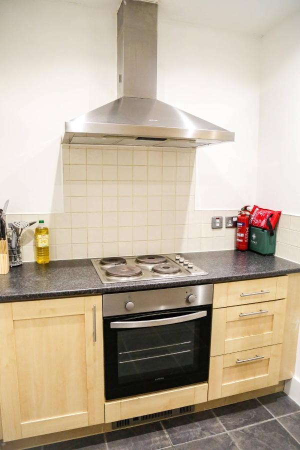Serviced Apartment In Liverpool City Centre - Free Parking - Balcony - By Happy Days Eksteriør billede