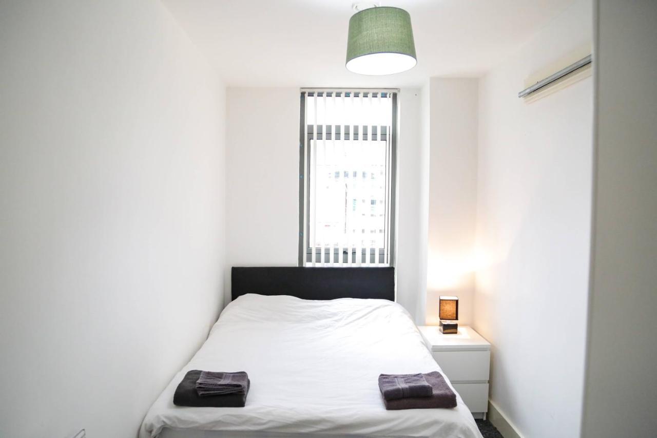 Serviced Apartment In Liverpool City Centre - Free Parking - Balcony - By Happy Days Eksteriør billede