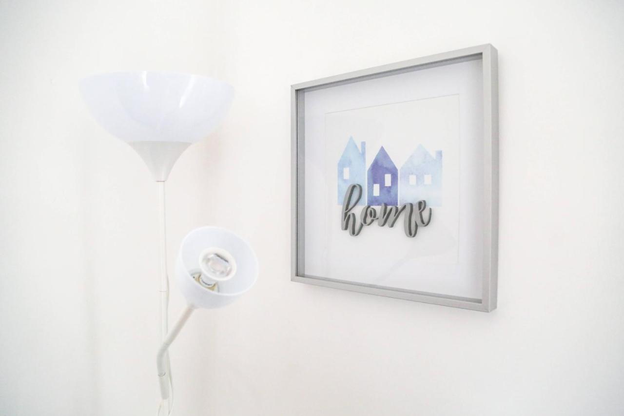 Serviced Apartment In Liverpool City Centre - Free Parking - Balcony - By Happy Days Eksteriør billede